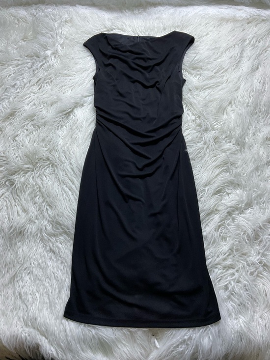 David Meister Dresses & Skirts - David Meister Ruched Boatneck‎ Sheath Dress